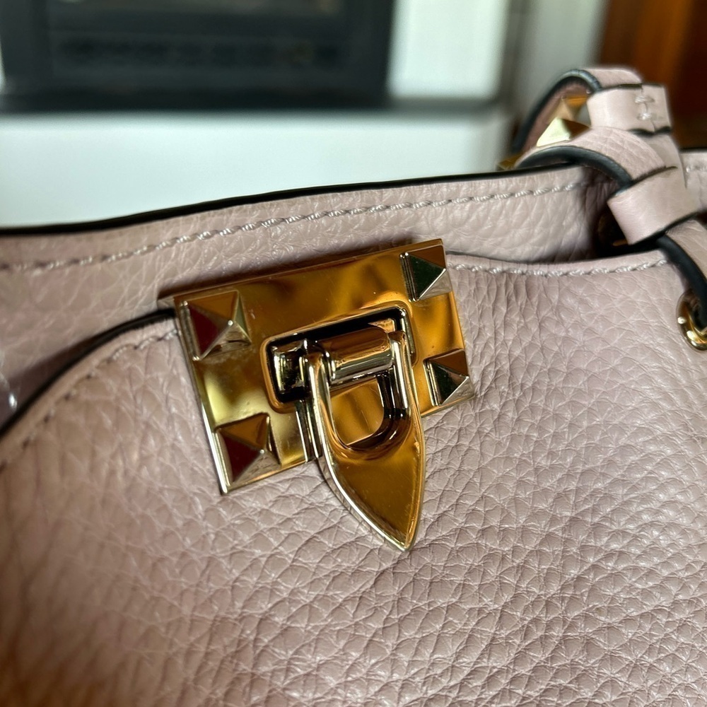 Valentino Garavani Rockstud Leather Tote - Picture 8 of 14
